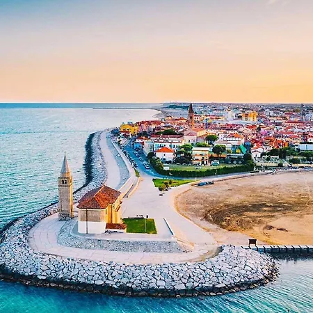 Apartment In Caorle Near Beach & Pool Appartement *